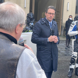 Reiner Brendicke IVM und Rolf Frieling Biker Union im Gespraech mit Bundesverkehrsminister Andreas Scheuer Copyright IVM